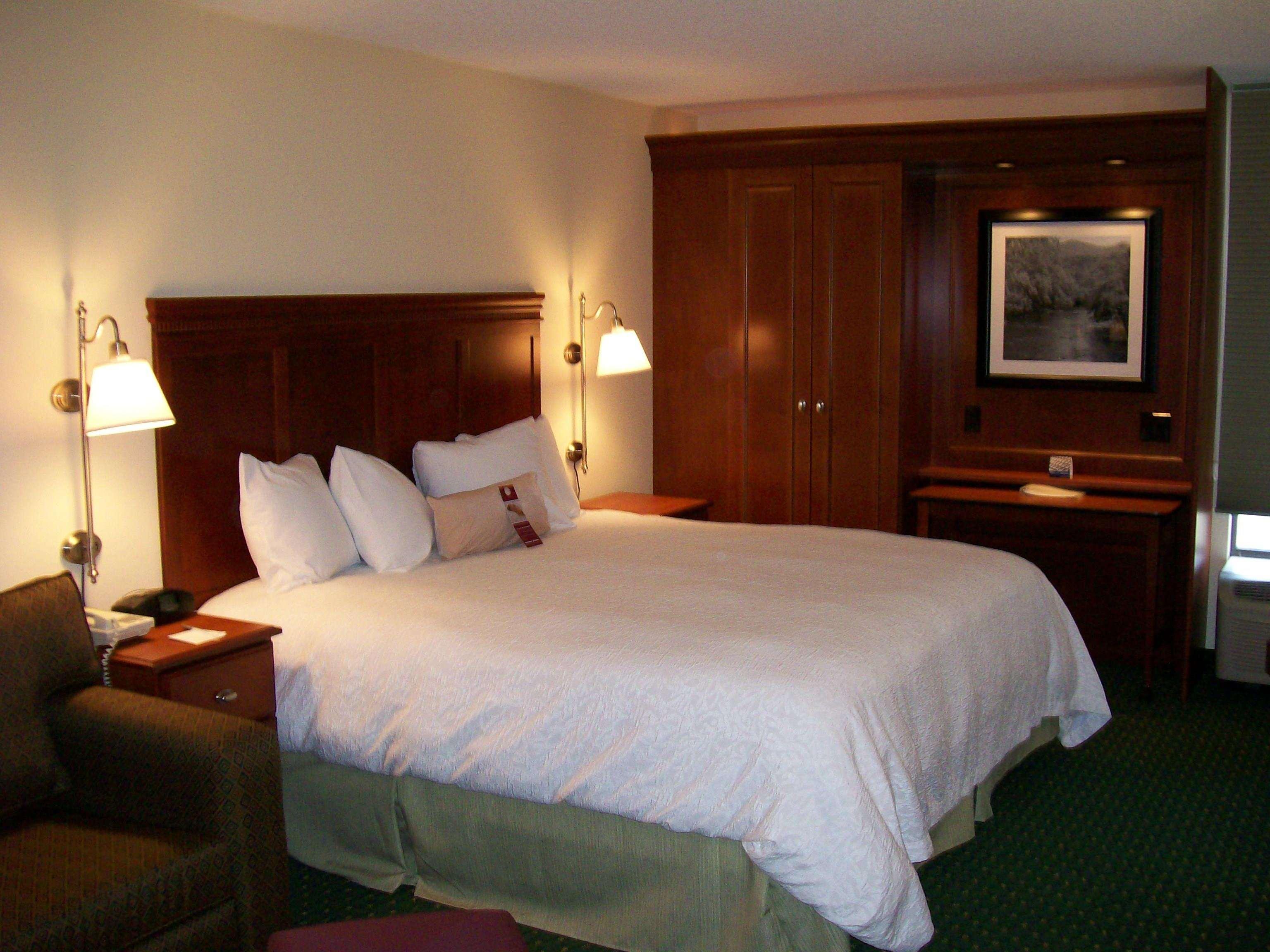 Hampton Inn Charleston Downtown Room photo