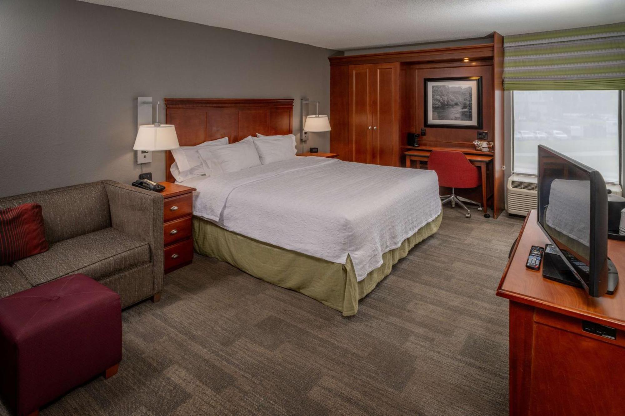 Hampton Inn Charleston Downtown Exterior photo