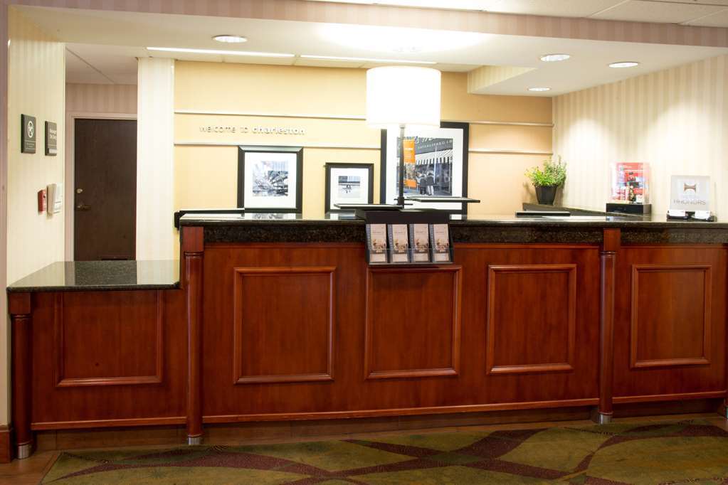 Hampton Inn Charleston Downtown Interior photo
