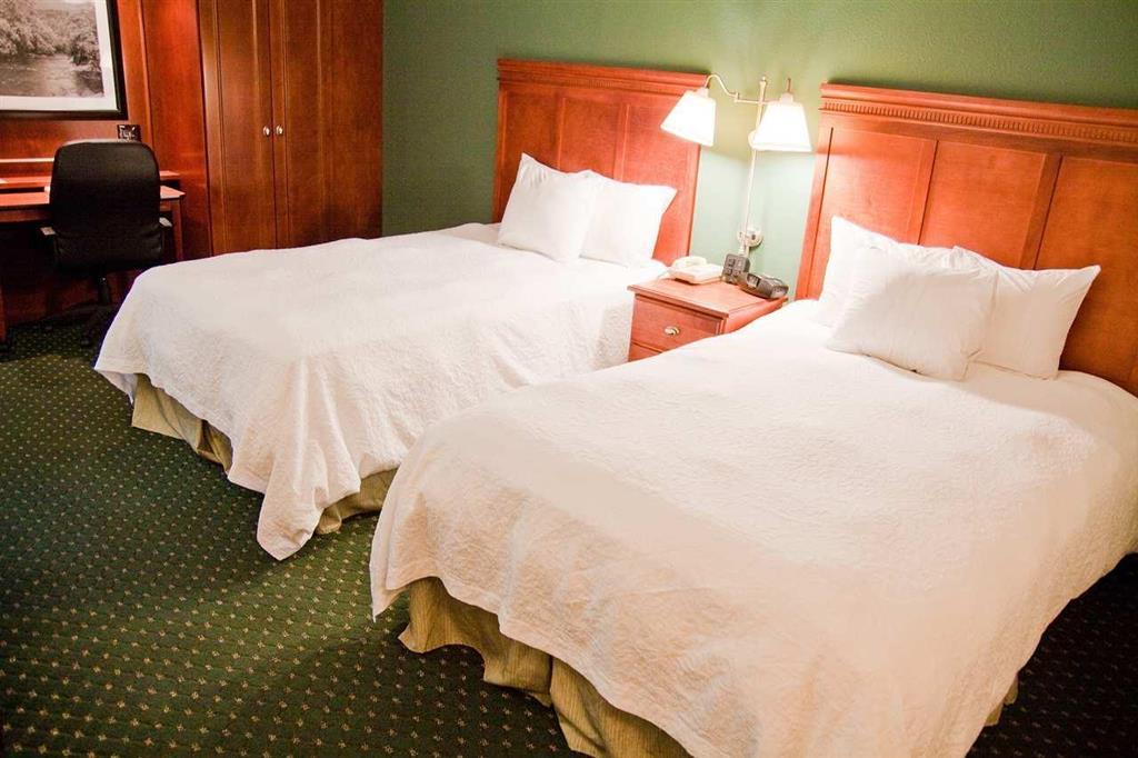 Hampton Inn Charleston Downtown Room photo